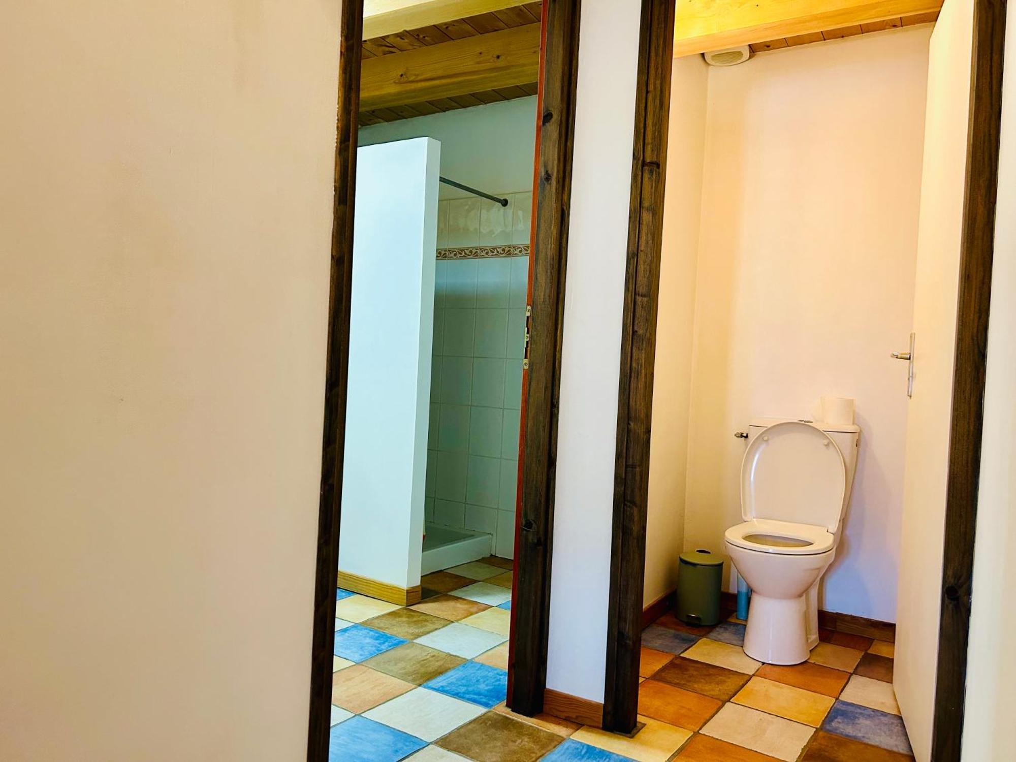 Au Pied Du Chateau- Parking Wifi Jardin - Clg Savoie Freterive Exterior photo