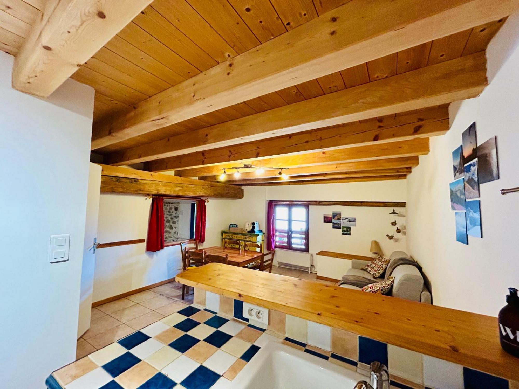 Au Pied Du Chateau- Parking Wifi Jardin - Clg Savoie Freterive Exterior photo