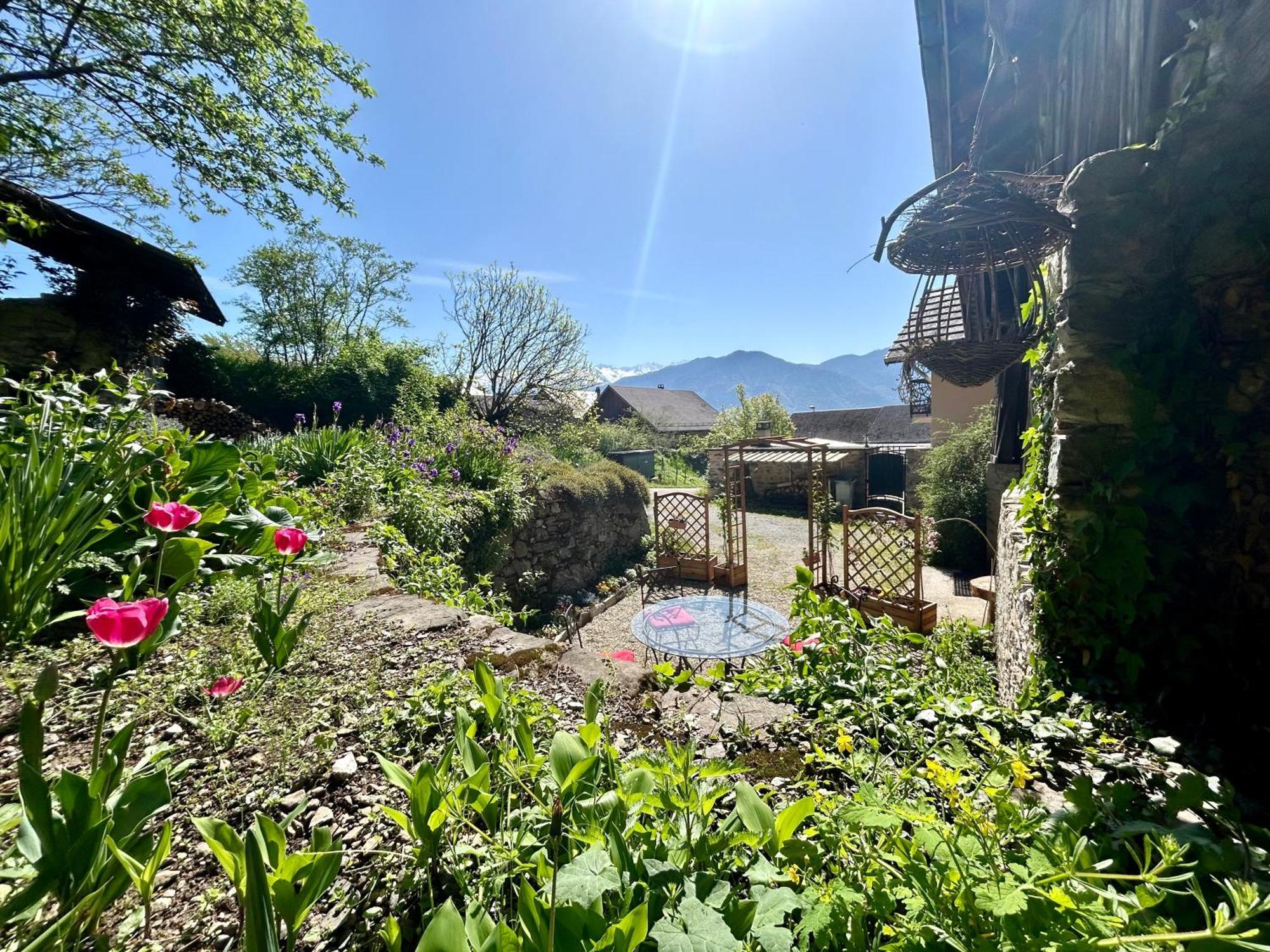 Au Pied Du Chateau- Parking Wifi Jardin - Clg Savoie Freterive Exterior photo